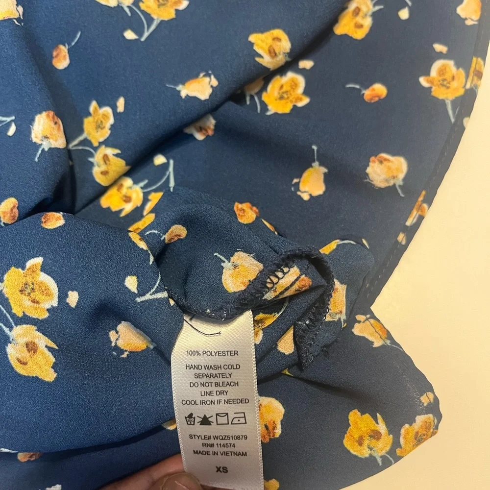 Pleione Navy with yellow floral dressy ruffle blouse Size XS - Picture 9 of 12